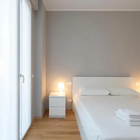 La Casa Di Lilly Apartment Arona